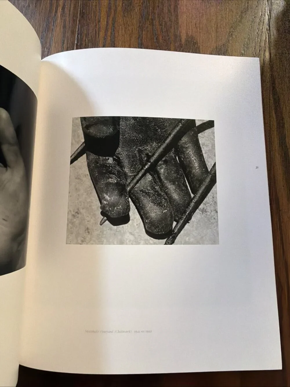 Jan‎ Howard / INTERIOR DRAMA AARON SISKIND'S PHOTOGRAPHS OF THE 1940S